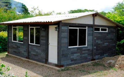 CASAS DE PLÁSTICO RECICLADO PARA UNA ARQUITECTURA MODERNA Y SOSTENIBLE