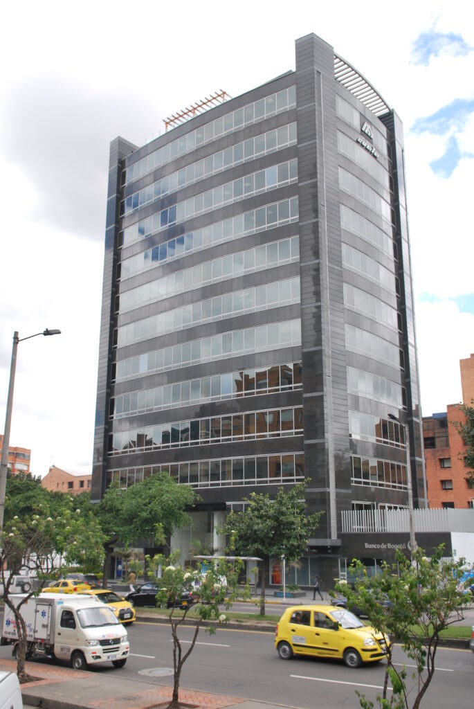 ab70f-clm-torre-siete-77-bogota-colombia-3-