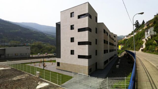 Edificio para Mayores Dependientes (Sotiello)