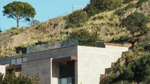Vivienda Unifamiliar con Piedra Natural – Port de la Selva